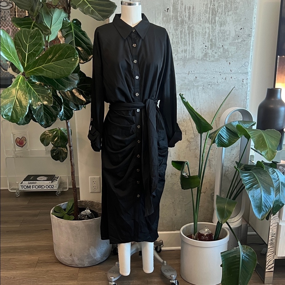 ANTONIO MELANI Black Long Sleeve Button Front Dress